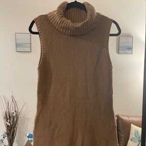 Woman’s knitted shirt